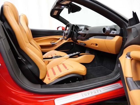 Certified 2021 Ferrari F8 Tributo RWD image 14