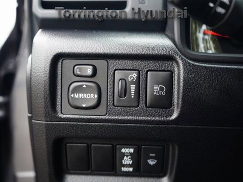 Used 2022 Toyota 4Runner SR5 Premium image 23