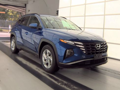 Used 2023 Hyundai Tucson SEL FWD image 2