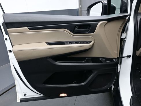 Used 2022 Honda Odyssey EX image 9