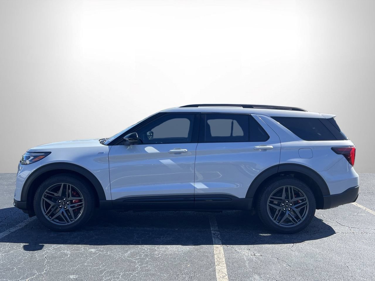 New 2026 Ford Explorer ST-Line w/ ST-Line Street Pack RWD image 24