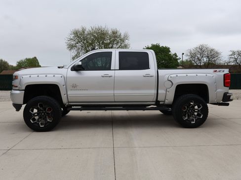 Used 2018 Chevrolet Silverado 1500 LT w/ All Star Edition image 2