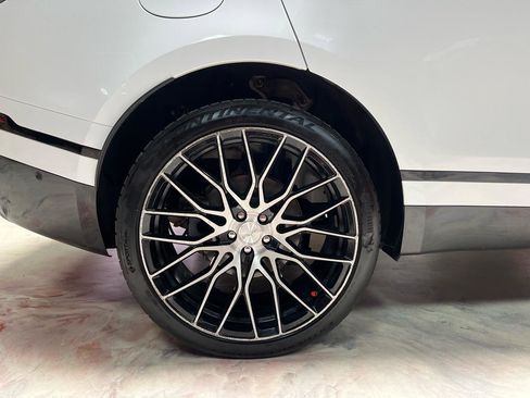 Used 2018 Land Rover Range Rover Velar R-Dynamic SE AWD/4WD image 30