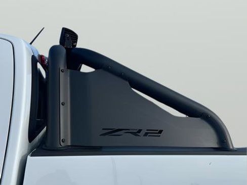 Used 2018 Chevrolet Colorado ZR2 w/ ZR2 Dusk Special Edition image 22