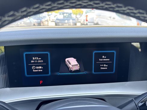 New 2025 Volkswagen Tiguan SE image 17