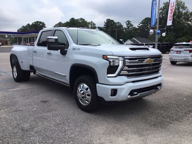 Used 2026 Chevrolet Silverado 3500 High Country w/ Technology Package AWD/4WD image 6