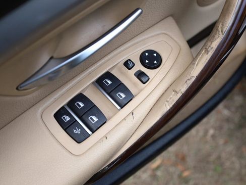 Used 2017 BMW 330i Gran Turismo xDrive image 47