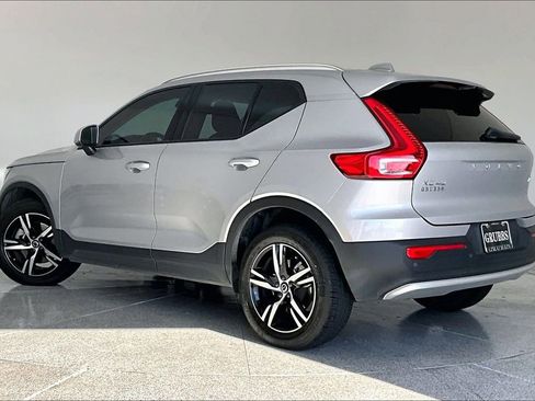 Certified 2023 Volvo XC40 B5 Core w/ Protection Package Premier image 16