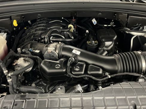 Used 2025 Jeep Grand Cherokee Limited w/ Black Appearance Package AWD/4WD image 26
