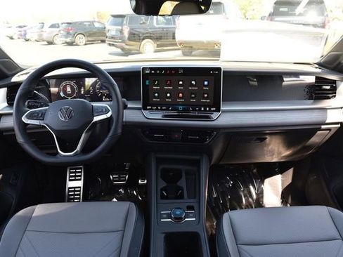 New 2026 Volkswagen Tiguan SE R-Line image 7