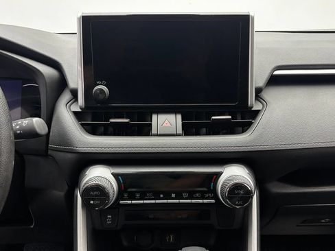 Used 2024 Toyota RAV4 LE AWD/4WD image 19
