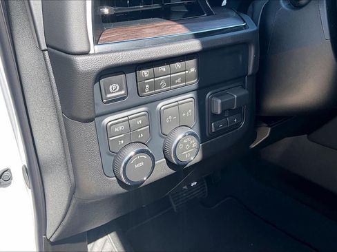 New 2026 Chevrolet Tahoe LT w/ Comfort Package AWD/4WD image 17
