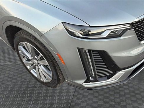 Used 2025 Cadillac XT6 Premium Luxury image 10