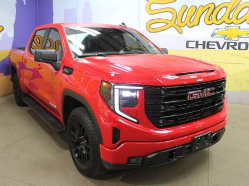 Used 2024 GMC Sierra 1500 Elevation AWD/4WD image 2