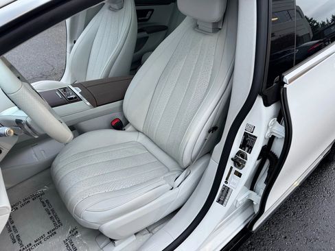 Used 2022 Mercedes-Benz EQS 580 4MATIC Sedan w/ AMG Line Interior image 26