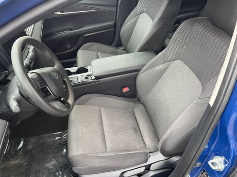 Used 2025 Toyota Camry LE image 35