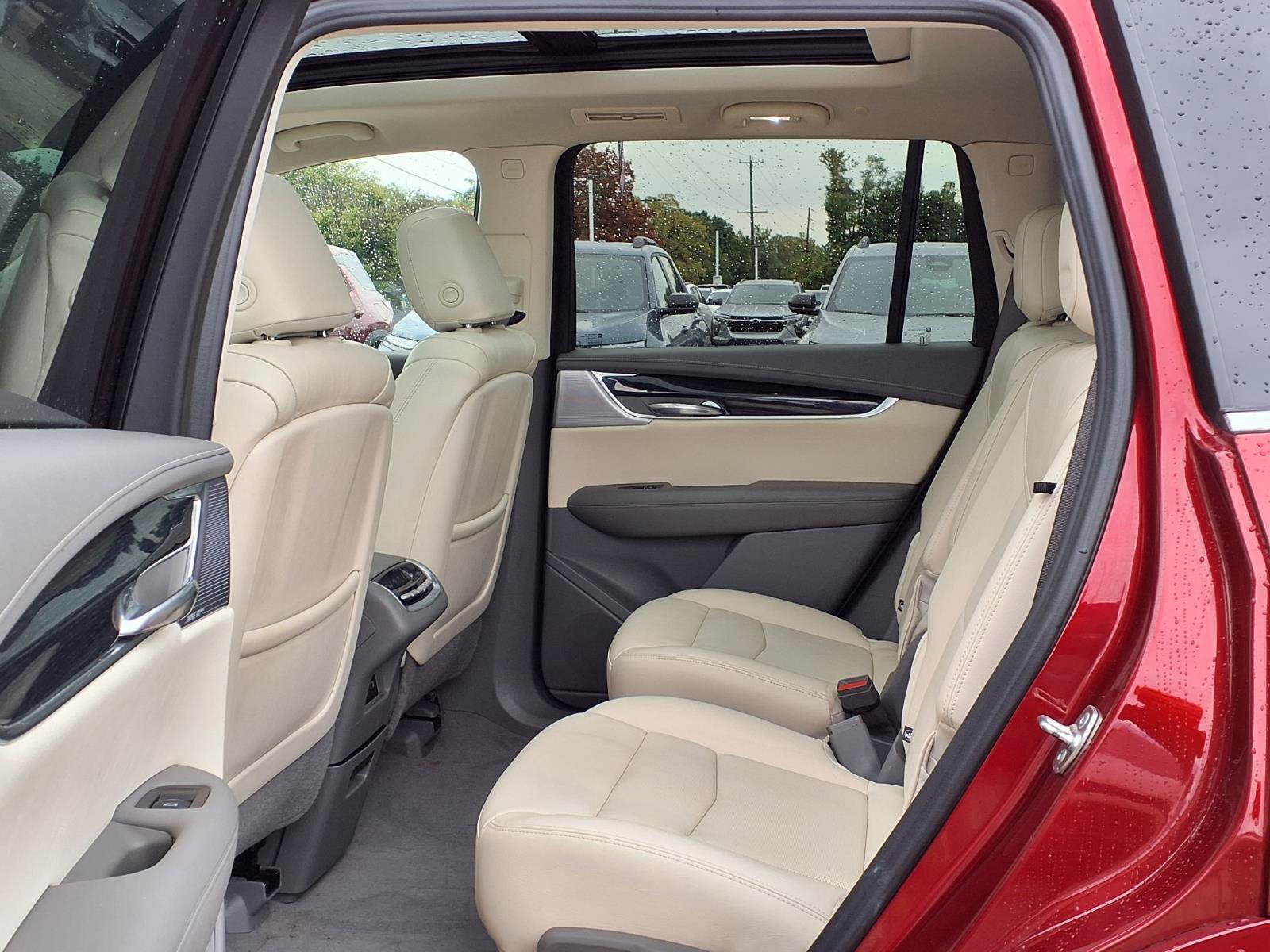 Used 2024 Cadillac XT6 Premium Luxury w/ LPO, Floor Liner Package AWD/4WD image 10