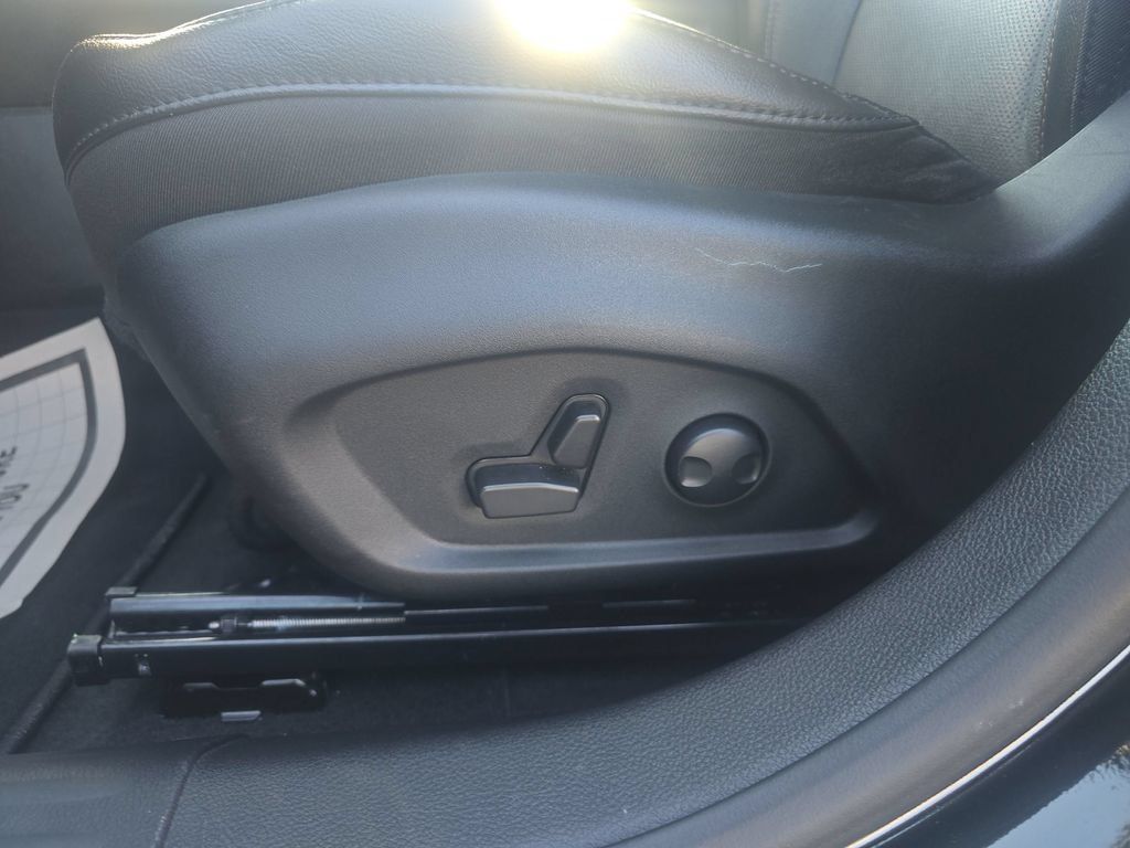 Used 2023 Jeep Compass Latitude AWD/4WD image 16