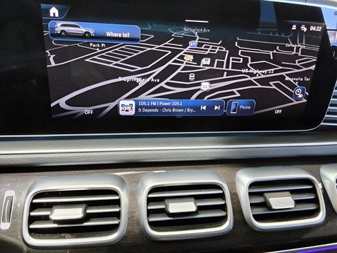 Used 2024 Mercedes-Benz GLS 450 4MATIC image 26