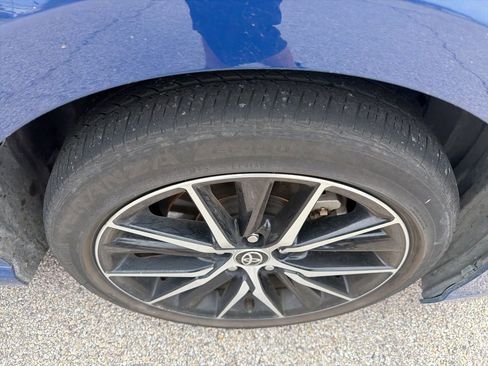 Used 2024 Toyota Camry SE image 4