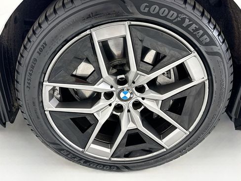 Certified 2026 BMW i5 eDrive40 w/ Premium Package RWD image 29