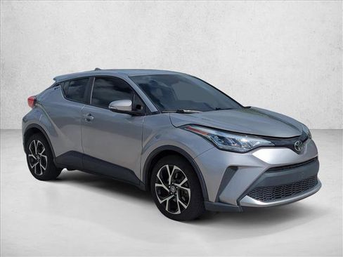 Used 2020 Toyota C-HR XLE FWD image 3