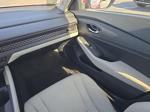 Used 2024 Honda Accord EX image 11