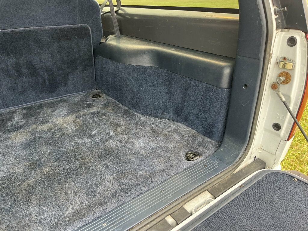 Used 1996 Chevrolet Tahoe 4WD 2-Door image 17