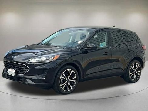 Certified 2022 Ford Escape SE w/ SE Sport Appearance Package FWD image 2