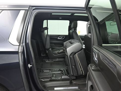 Used 2022 GMC Yukon XL SLT w/ SLT Premium Package AWD/4WD image 55
