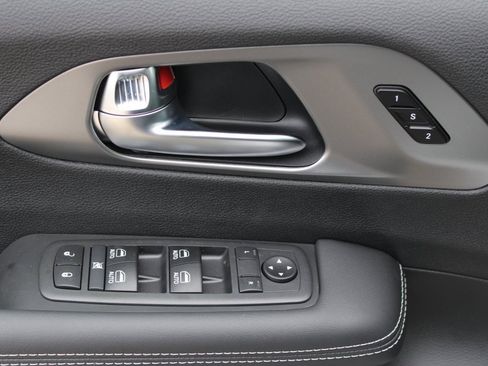 New 2026 Chrysler Pacifica Select image 10