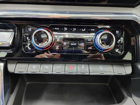 Used 2024 GMC Sierra 2500 Denali w/ Denali Reserve Package image 72