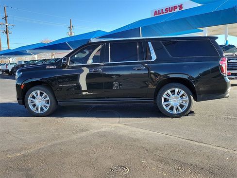 Used 2023 Chevrolet Suburban High Country w/ Premium Package 2 image 2