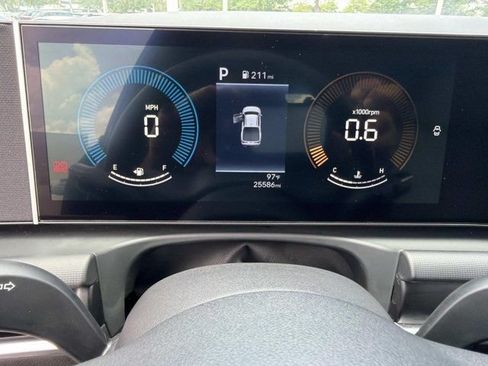 Used 2025 Hyundai Santa Cruz SEL FWD image 27