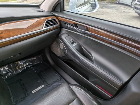 Used 2017 Genesis G90 3.3T Premium image 18
