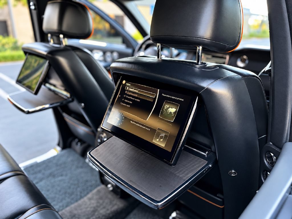 Used 2019 Rolls-Royce Cullinan AWD/4WD image 17