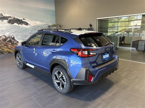 Used 2025 Subaru Crosstrek 2.0i Premium image 4