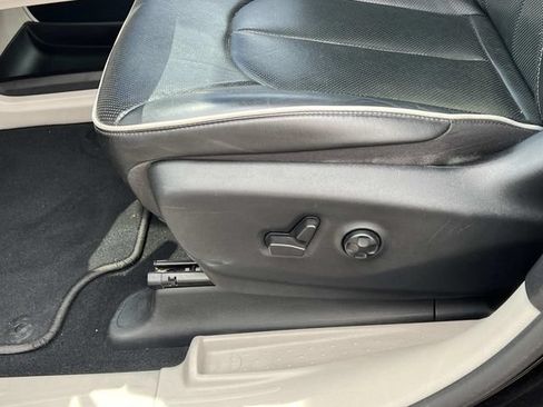 Used 2021 Chrysler Pacifica Limited AWD/4WD image 40
