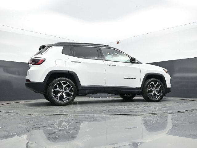 Used 2025 Jeep Compass Limited AWD/4WD image 58