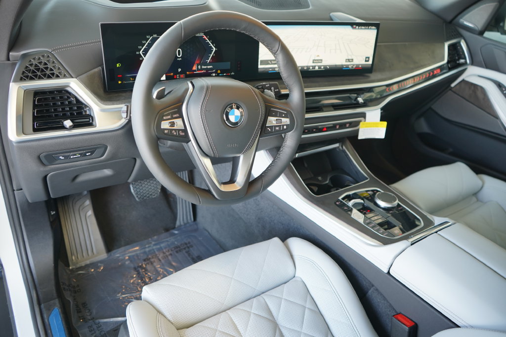 Used 2026 BMW X5 xDrive40i AWD/4WD image 13