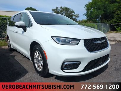 Used 2023 Chrysler Pacifica Touring-L