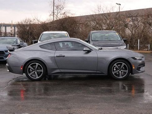 Used 2025 Ford Mustang Coupe image 5