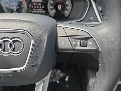 Used 2021 Audi Q5 e Premium Plus w/ Premium Plus Package AWD/4WD image 21