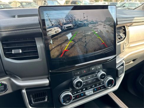 Used 2024 Ford Expedition Max XLT image 32