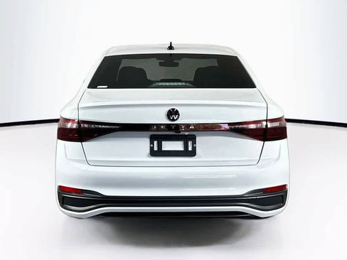 Used 2025 Volkswagen Jetta Sport FWD image 5