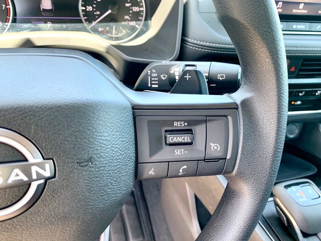 Used 2026 Nissan Rogue S FWD image 32