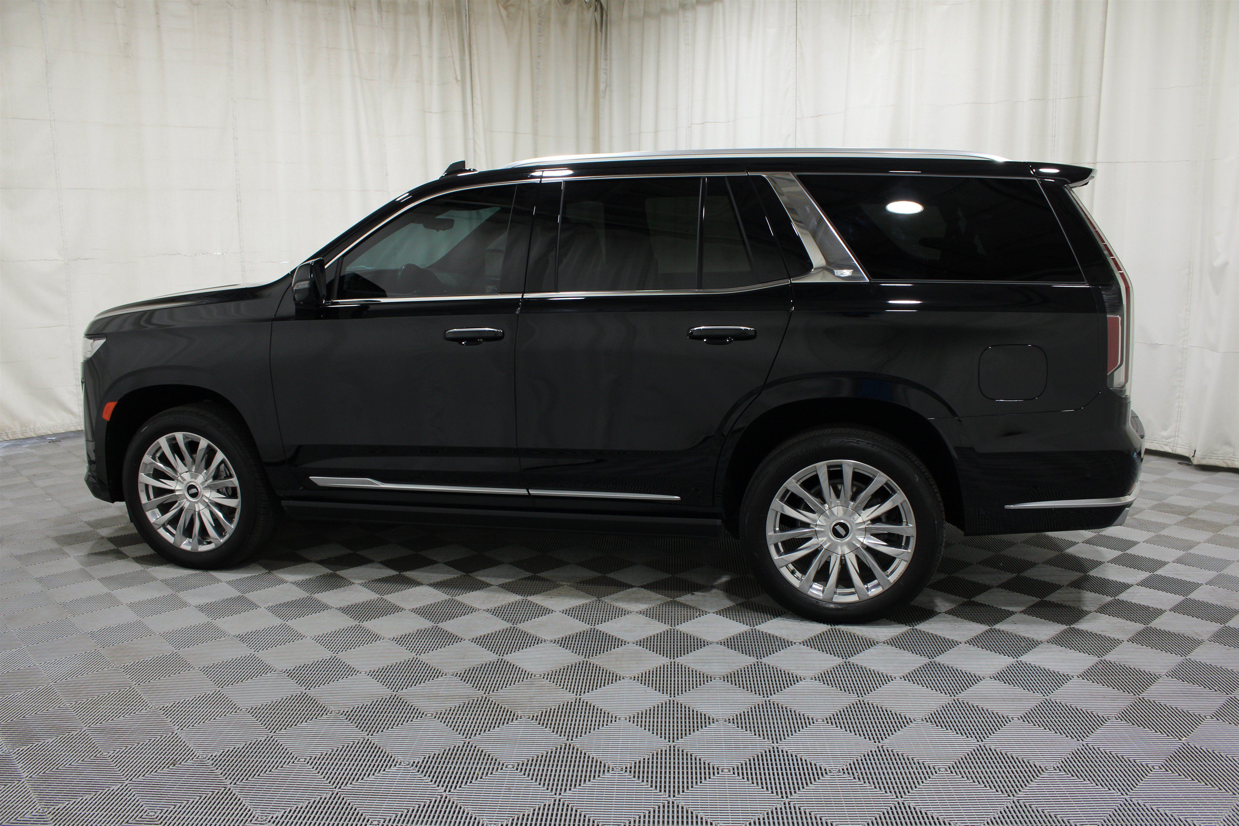 Certified 2024 Cadillac Escalade Premium Luxury w/ Performance Package AWD/4WD image 38