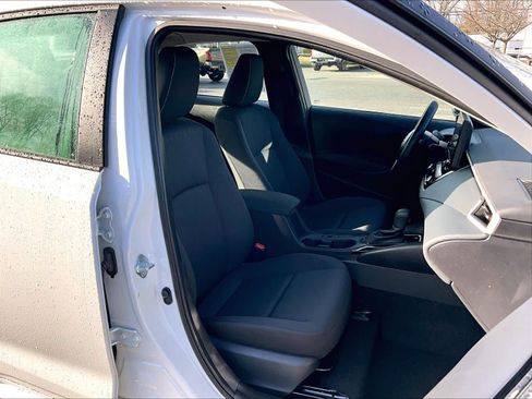 Used 2025 Toyota Corolla LE image 11