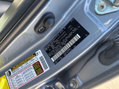 Used 2023 Toyota Highlander XLE image 37