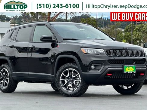 New 2026 Jeep Compass Trailhawk w/ Sun, Sound & Navigation Group AWD/4WD image 1